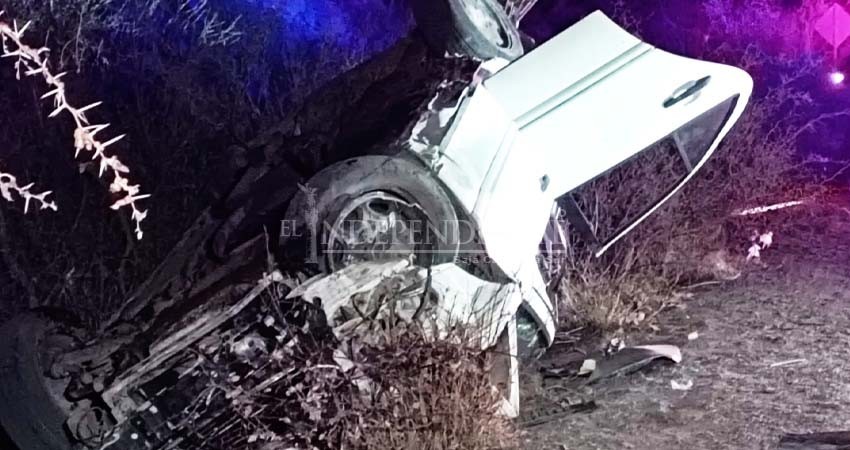 Aparatosa volcadura manda graves al hospital a ocupantes del vehículo