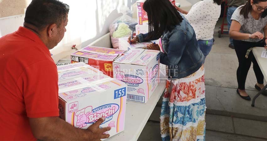 Entrega el DIF Municipal La Paz 8 mil bolsitas de dulces para la niñez paceña
