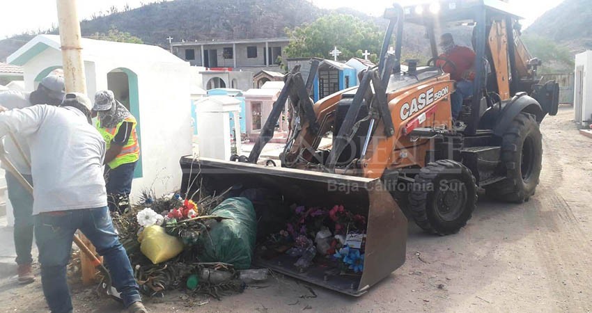 En condiciones los panteones para recibir a los visitantes