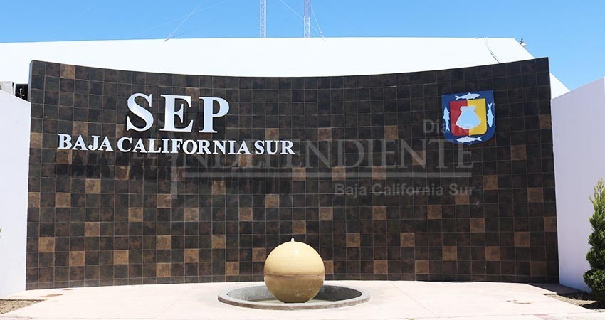 Recibirán 164 docentes reconocimiento por años de servicio