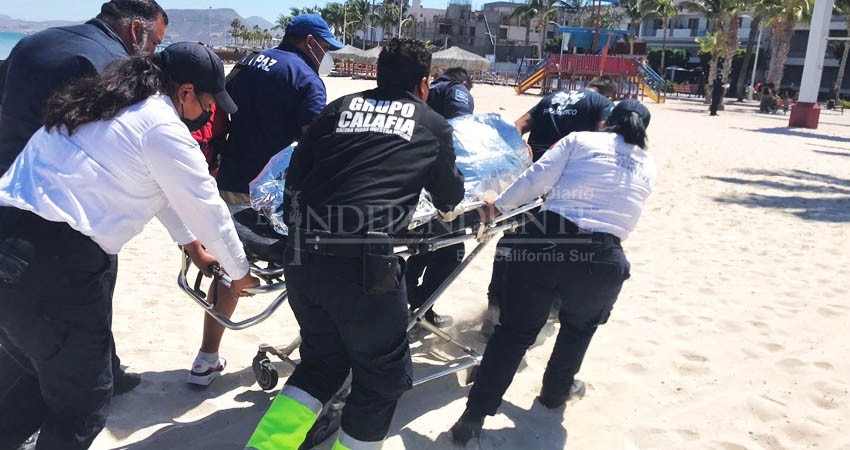 Turista se ahogaba en el malecón; fue rescatado por la policía turística