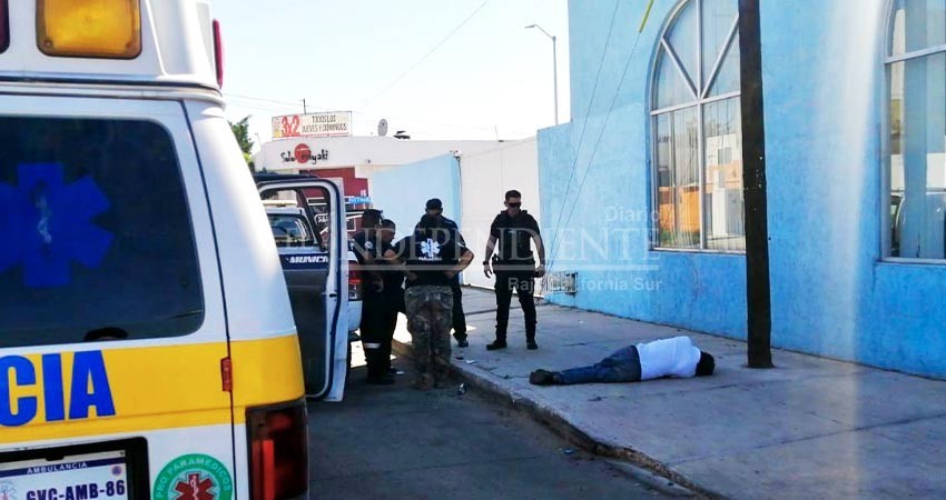 Hombre es sorprendido por la muerte en la vía pública