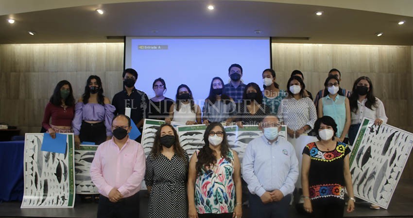 Reconocen a estudiantes destacados de la UABCS