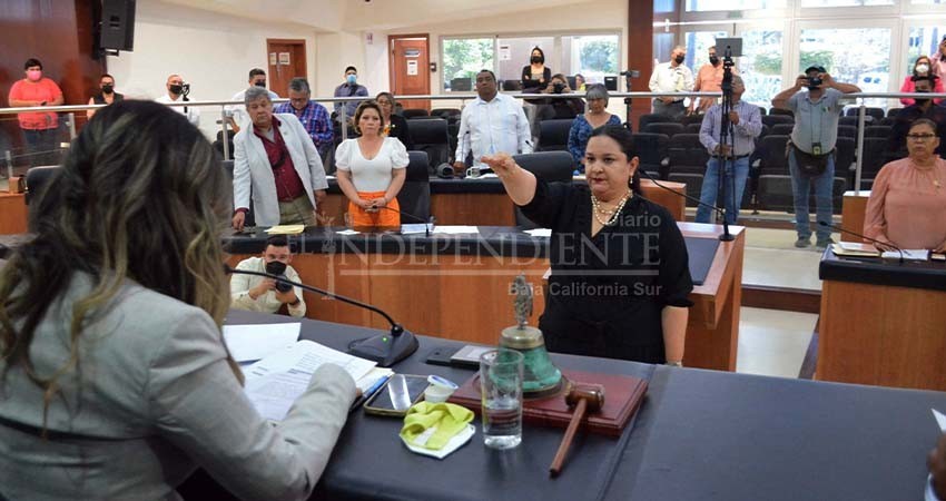 Designa Congreso local a Karla Mendoza como Contralora de la XVI Legislatura de BCS