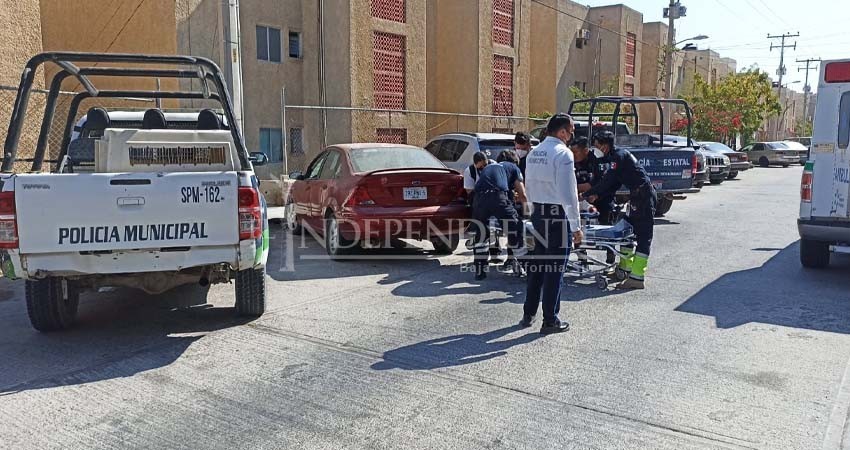 Cae niña de cinco años de edad  desde el tercer piso de un edificio