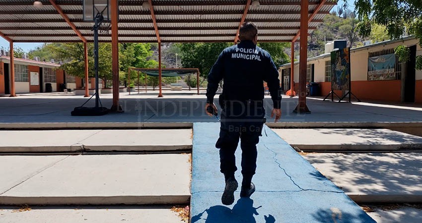 Refuerzan vigilancia en escuelas de La Paz