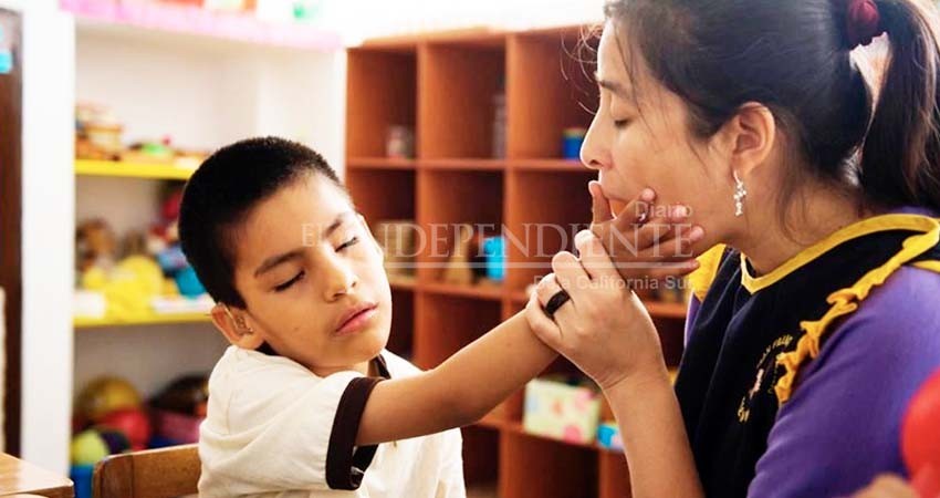 Se une SEDIF a concientizar por la sordoceguera