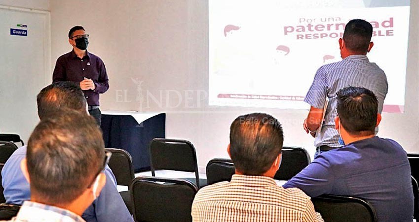 Sensibilizan a trabajadores de SSa sobre nuevas masculinidades y paternidad responsable