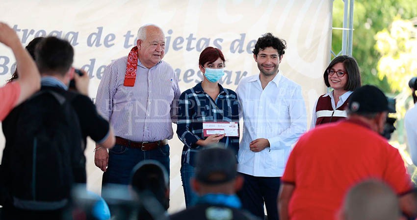 Entregan tarjetas de pago a “Jóvenes Construyendo el Futuro” en BCS