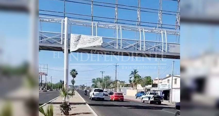 Aparece manta con amenazas contra elemento policiaco de La Paz