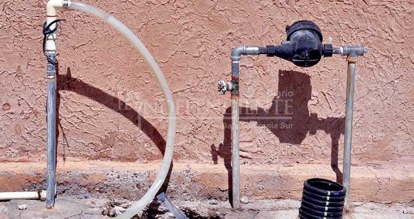 47 por ciento de agua en La Paz se desperdicia en fugas