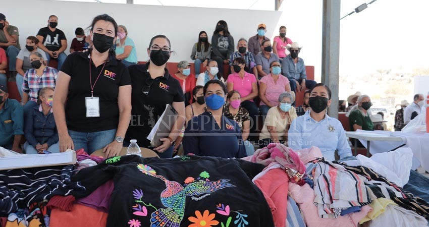 Se suma DIF La Paz a jornada en la comunidad de Las Pocitas