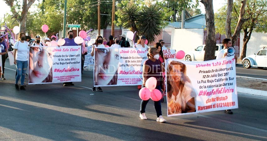 “Viva se la llevaron, viva la queremos”: Protestan por Elvira tras 5 años desaparecida