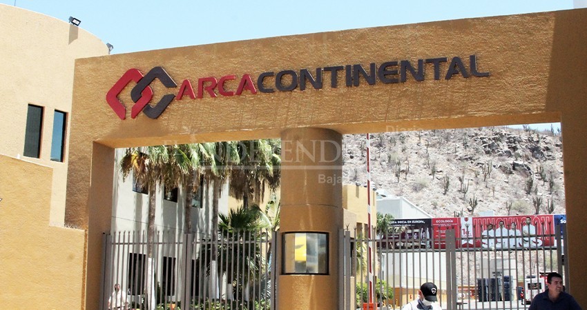 Poco más de 573 mil litros de agua donará la refresquera Coca Cola a La Paz