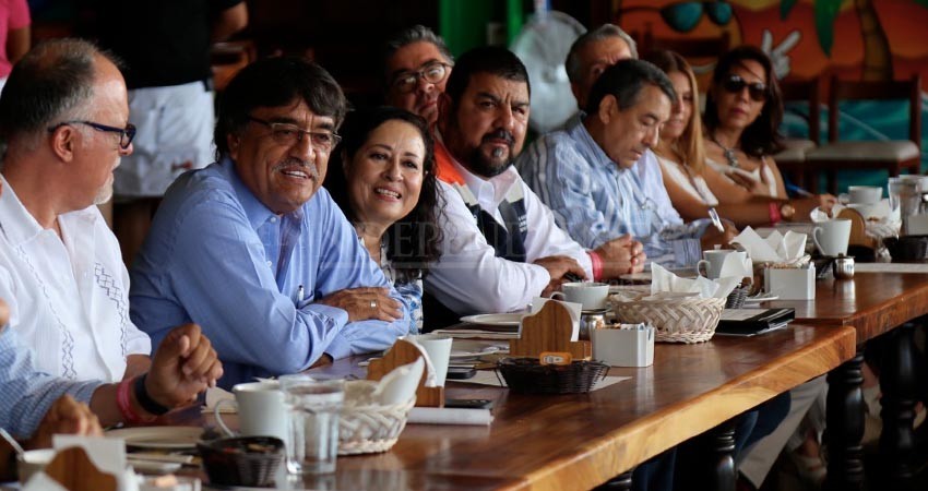 Reconocen habitantes de El Tezal los compromisos cumplidos del alcalde Oscar Leggs Castro