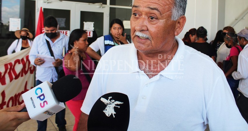 Tras protesta, asegura Director de Bienestar que hubo filtro "exhaustivo" para entrega de tinacos