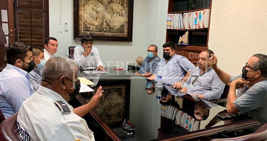 Atiende alcalde Oscar Leggs inquietudes de comerciantes de la zona centro en SJC