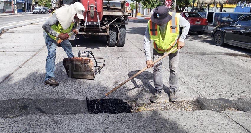 Bachearán La Paz por lluvias desde Camino Real hasta el norte
