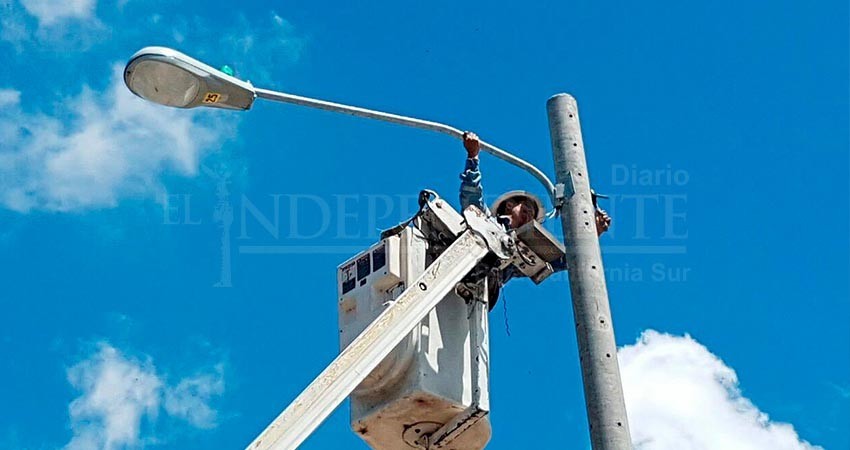 Buscan recursos para cambiar 50% del alumbrado público de La Paz