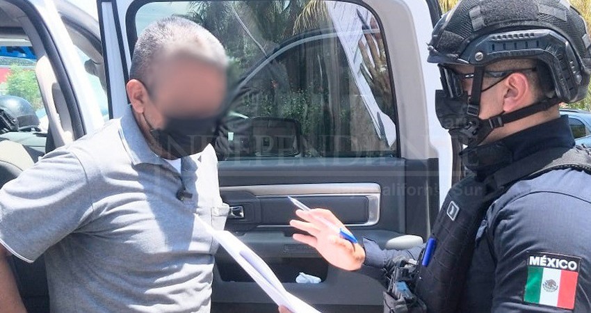 Por robo y delitos contra la salud, detiene Policía Estatal a dos personas