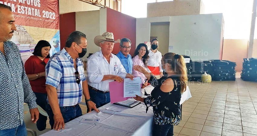 Inicia gobierno de BCS entrega de apoyos al sector acuícola de Comondú