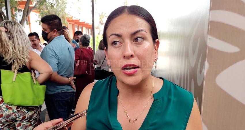 Garantiza Milena Quiroga transporte a la UABCS después de las 10 pm