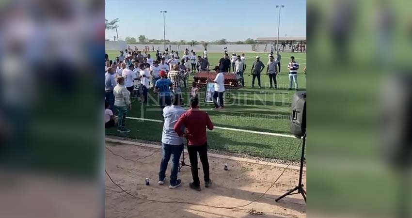 Con gran despedida dan último adiós a Jesús Ledesma