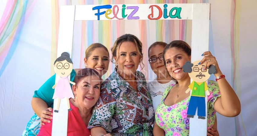 Con todas las medidas sanitarias, DIF Los Cabos celebra el Día del Abuelo en la Casa de Día de CSL