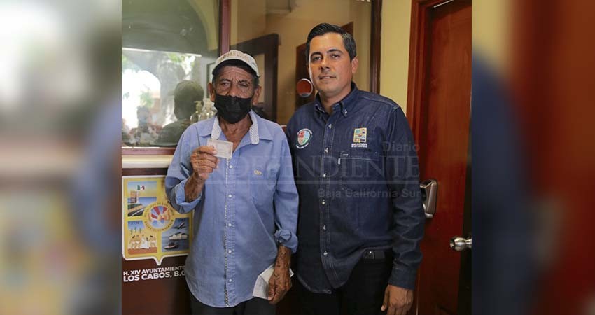 Más de 1 MDP se han aplicado en la entrega de apoyos económicos a productores y ganaderos de la región