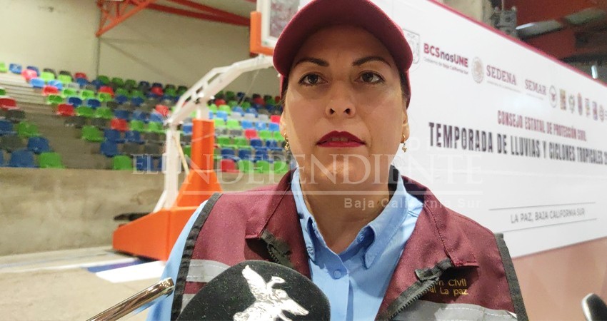 Pide Alcaldesa de La Paz precaución por obstáculos en vía pública