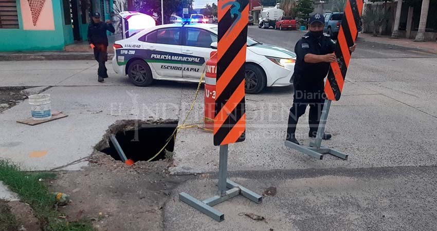 Advierten a la población del peligro por socavones en La Paz