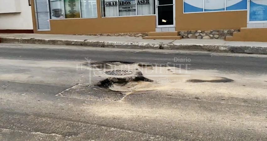 A días del paso de “Kay”, siguen saliendo más baches en las vialidades