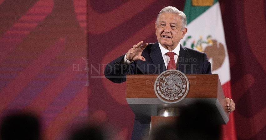 Instruye AMLO reconstrucción de caminos en la Pacífico Norte
