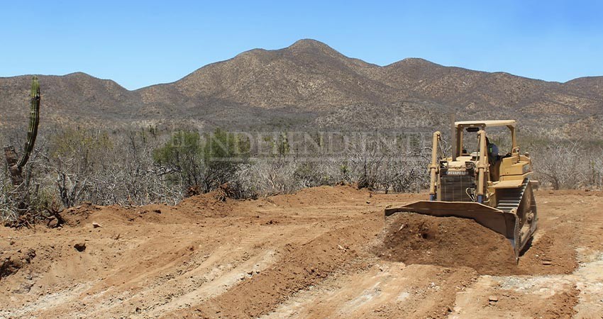 Inicia Gobierno de BCS rehabilitación de caminos rurales en la entidad