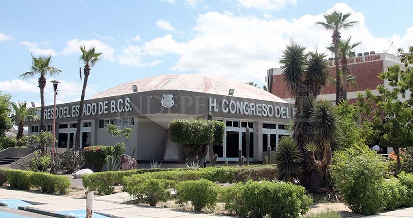 Convocarán a sesión solemne para la toma de protesta del suplente de Pérez Cayetano