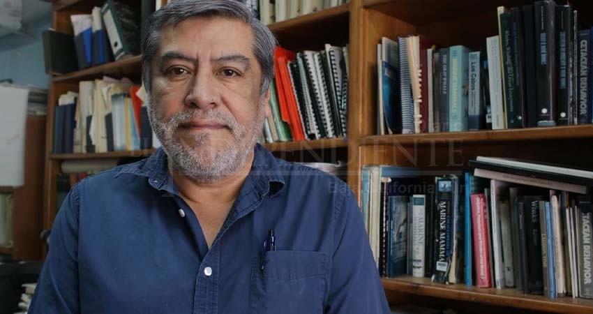 Reconocen a catedrático de UABCS por sus aportaciones al conocimiento de mamíferos acuáticos en Latinoamérica