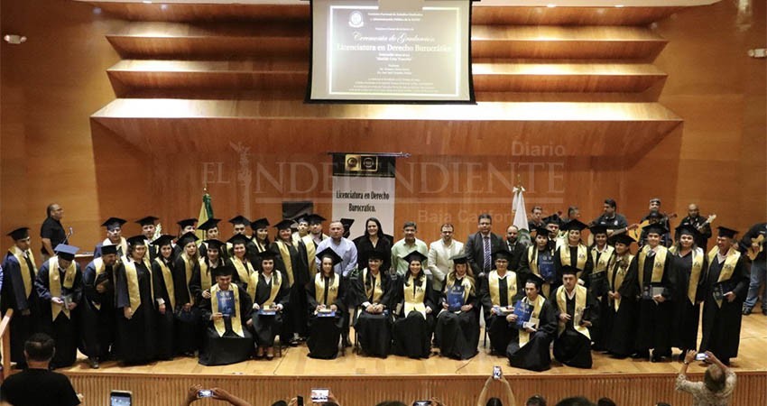 Fortalecen en BCS el servicio público con nuevos profesionistas del derecho: Homero Davis