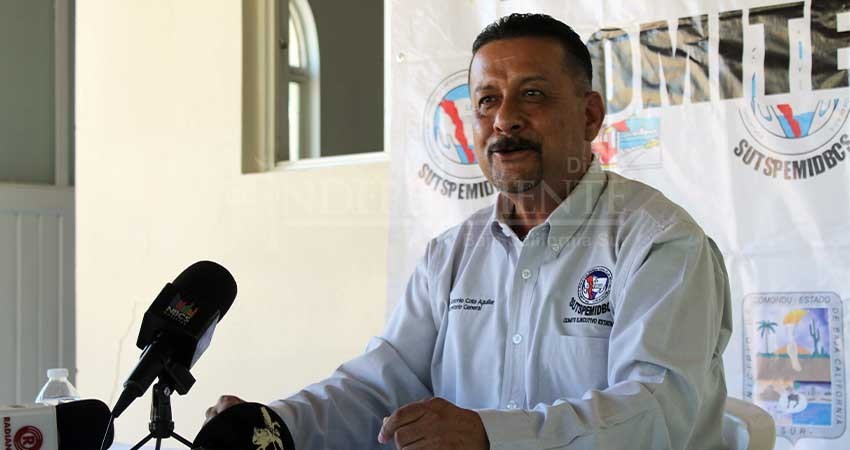 Inicia negociación de burócratas y gobierno de BCS por pliego 2022