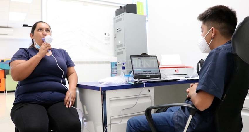 Salud realizó evaluaciones pulmonares a pacientes vulnerables de La Paz