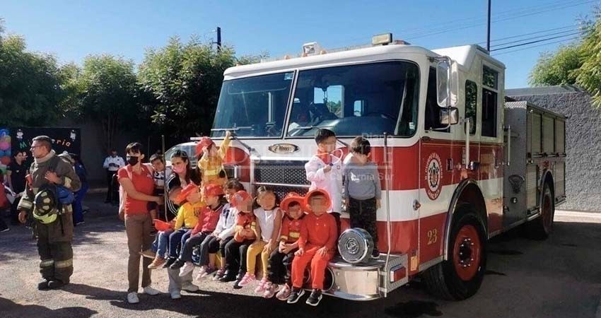 Participan Bomberos en la Mini Feria Infantil “Tu Seguridad nos une”