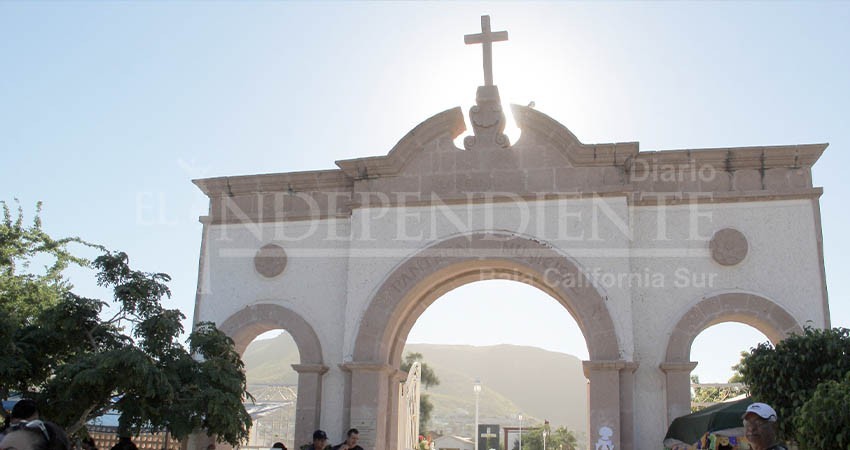 En condiciones los panteones La Paz para recibir a visitantes por el Día de Muertos