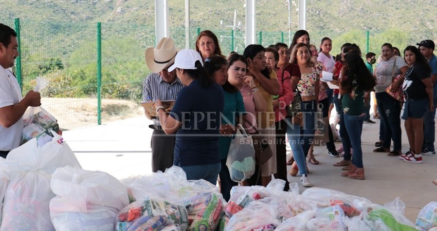 DIF Municipal La Paz lleva apoyos a la subdelegación de Los Divisaderos