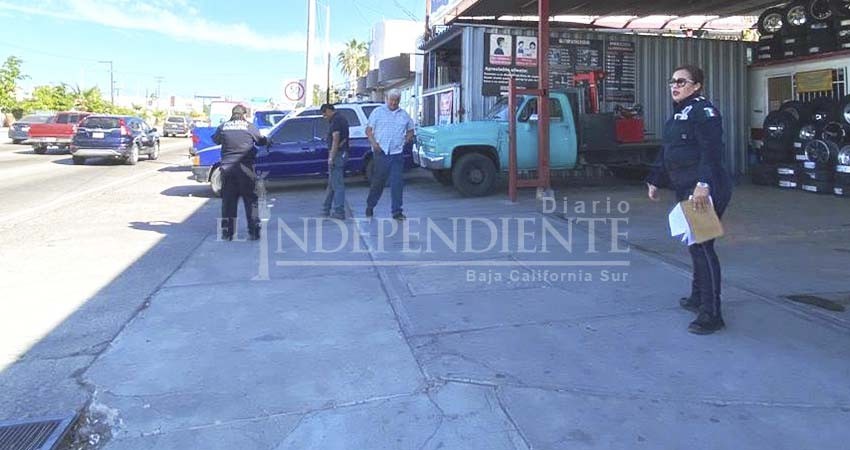 Continúa Ayuntamiento implementando el Operativo Banquetas Libres en la ciudad