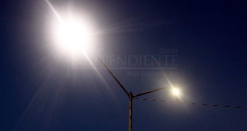 Alumbrado LED representa un ahorro del 65% de energía: Alcaldesa