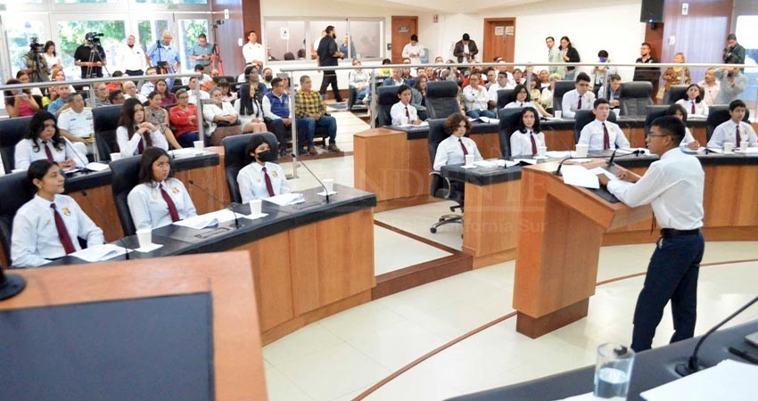 Piden jóvenes de BCS atención de autoridades y ciudadanía a problemáticas de embarazos no deseados, suicidio, violencia entre otros