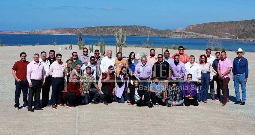 Gobernador Castro Cosío celebra a músicos de Baja California Sur