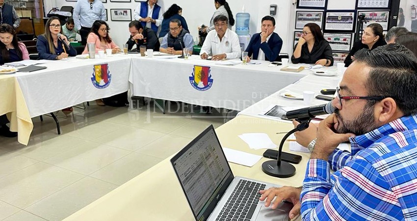 Presenta alcalde Leggs Castro Iniciativa de Ley de Ingresos del 2023 ante el Congreso de BCS