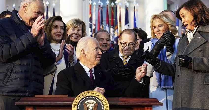 Joe Biden promulga ley para proteger el matrimonio homosexual