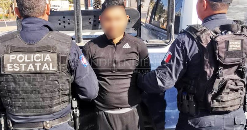 Fue detenido Eduardo “N” por conducir un carro con reporte de robo