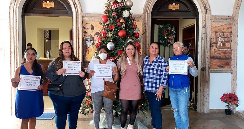 Con apoyos asistenciales beneficia la Dirección Municipal de Atención Ciudadana a 12 personas